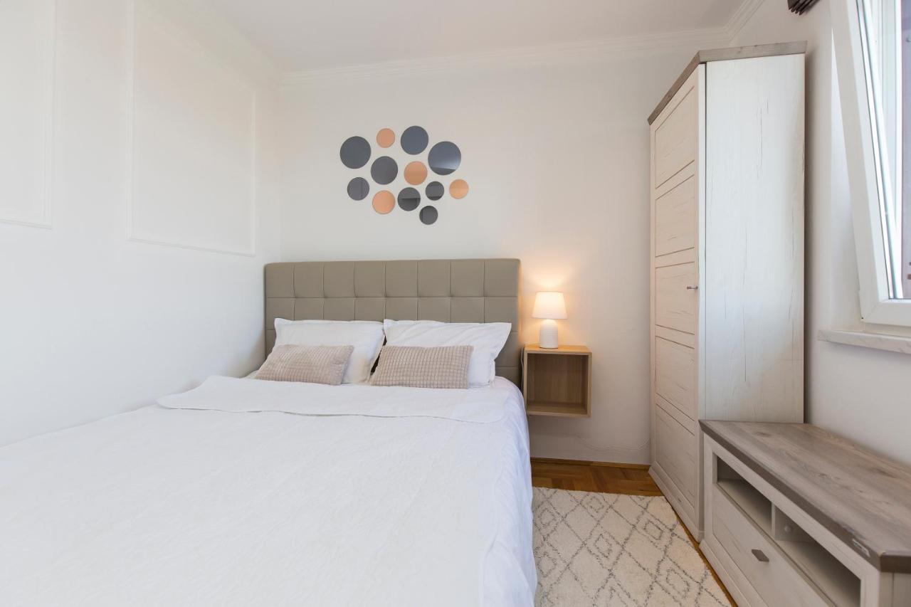 Apartment Parentium Poreč Exteriör bild