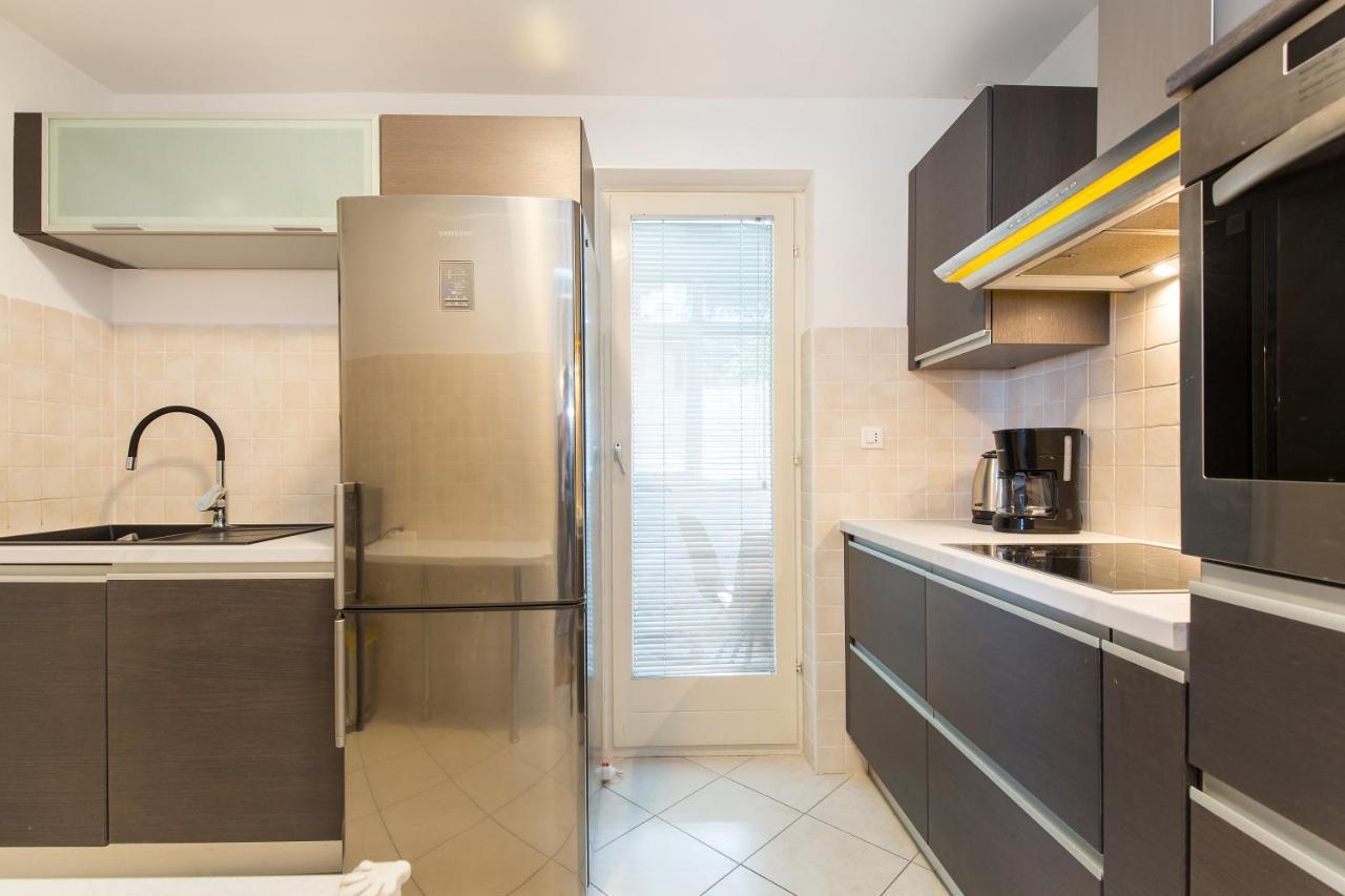 Apartment Parentium Poreč Exteriör bild